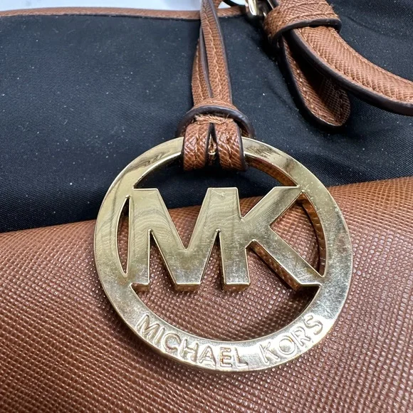 SOLD Michael Kors Jet Set LARGE Nylon & Leather Tote Bag Black & Brown With Care - Picture 5 of 15